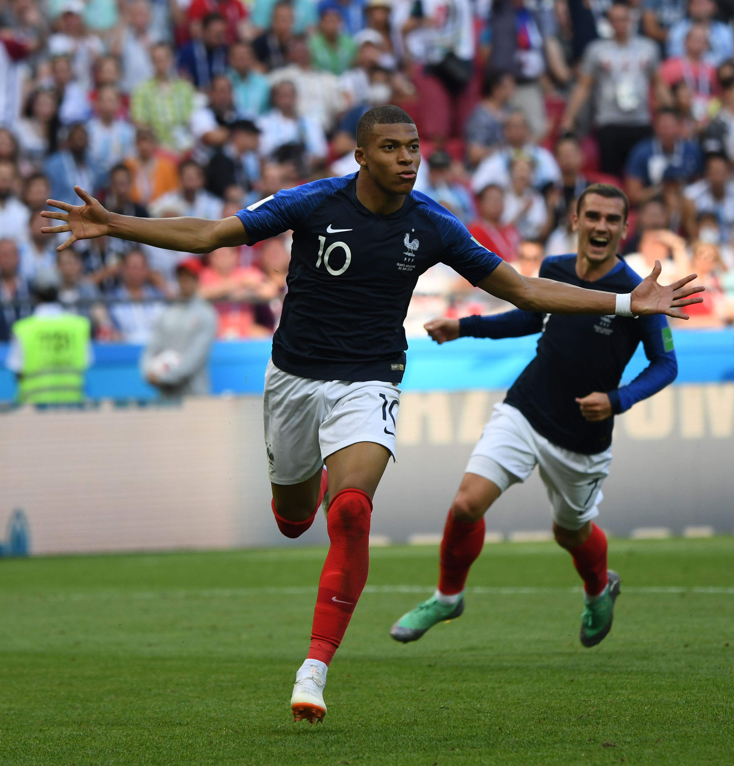 历年中超金靴：武磊34球傲视群雄，法比奥28球独享本赛季金靴