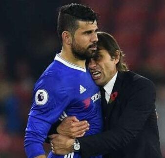 贝克汉姆捧杯狂喜，14岁小七穿抹胸太成熟，大儿子却在家熬汤