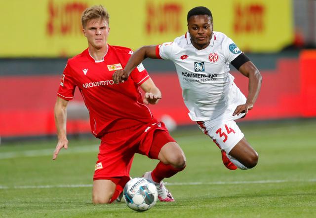 凯尔：我和施洛特贝克没矛盾；他的续约？在经济上我们尽全力