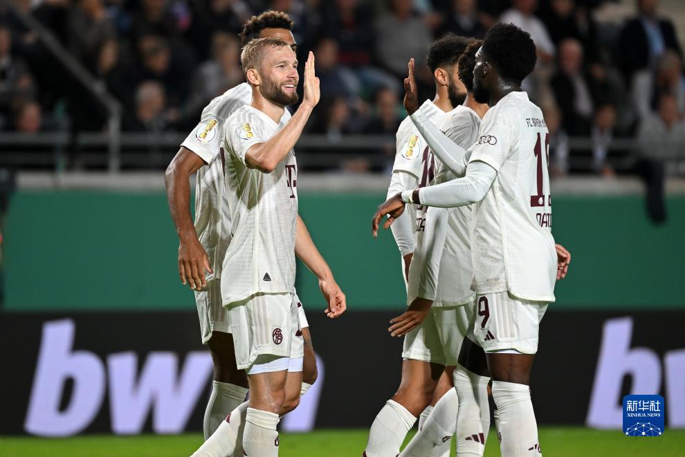 邮报：特朗普送C罗一把白宫金钥匙，该礼物专为特别宾客准备