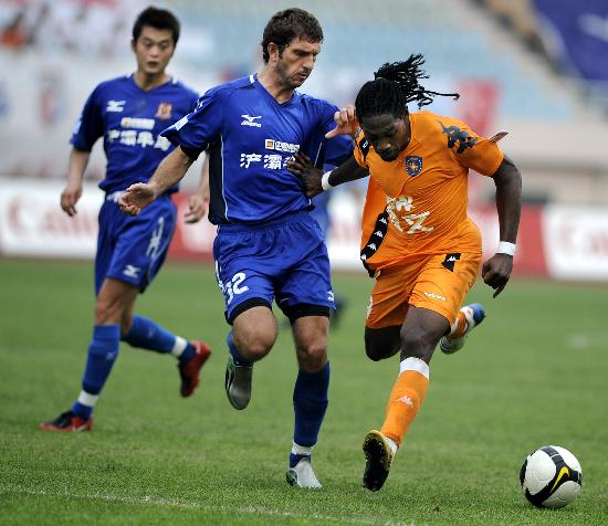 贝蒂斯2-1乌德勒支，米格尔-罗德里格斯中场吊射，阿布德制胜