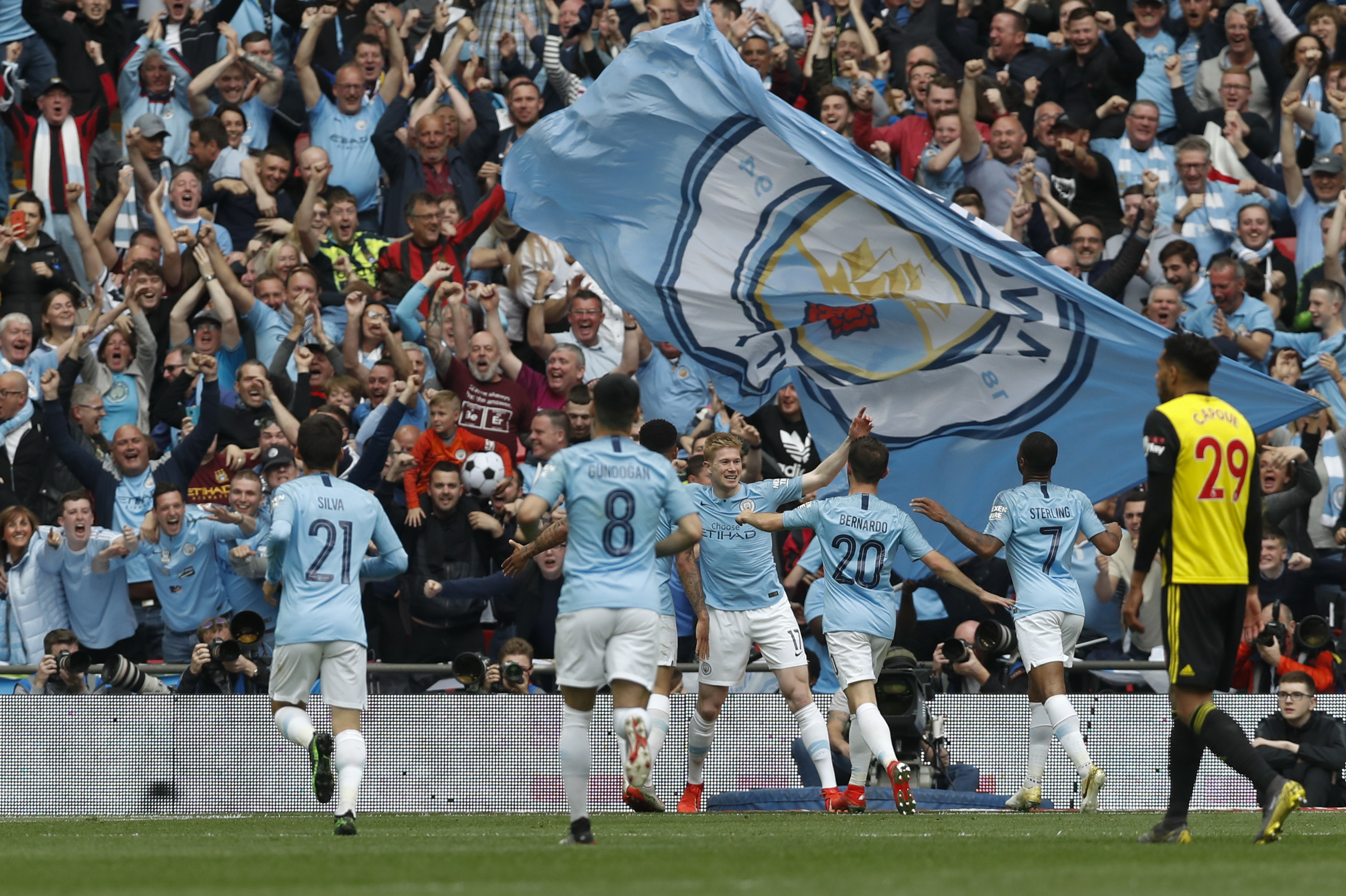 科尔：库明加必须快速奔向前场，波杰不能过度执着于个人进攻