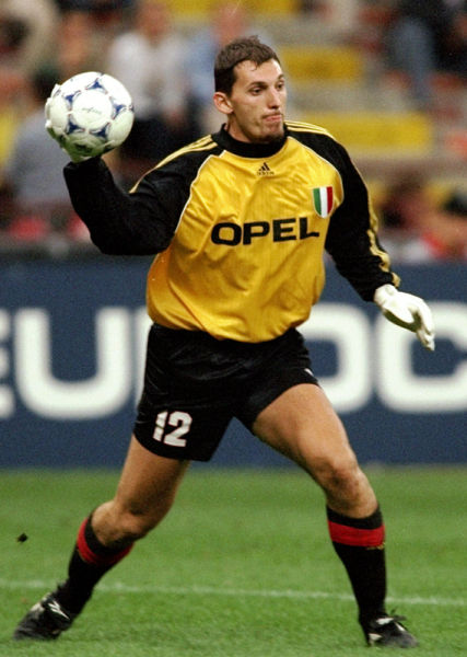 荷兰杯赛制详解：均单场淘汰 冠军获欧罗巴资格（荷兰杯赛制全解析：全程单场淘汰，冠军获欧联参赛资格）