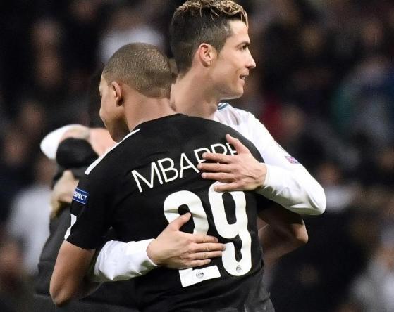 率队四冠+队史欧冠首封！官方：恩里克当选FIFA年度最佳教练​（带队夺四冠并创欧冠队史首零封！官方宣布：恩里克荣膺FIFA年度最佳教练）