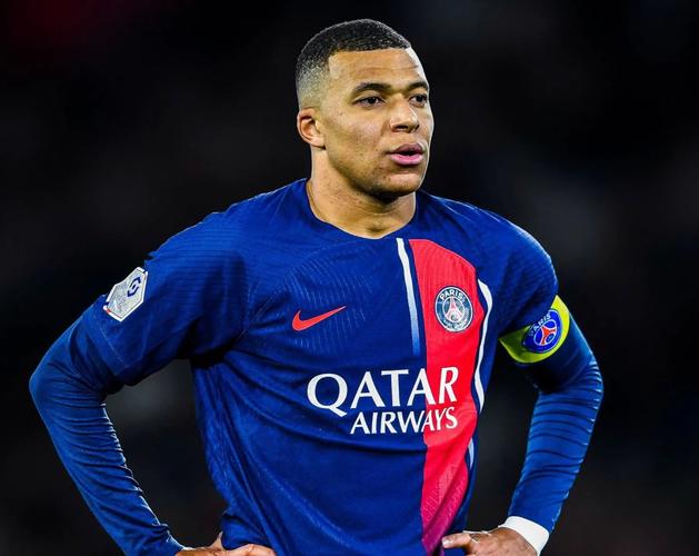 队报：非洲杯黄牛票翻十倍卖，官方出台防倒卖系统使大量球票积压（队报：非洲杯黄牛价涨至十倍，反倒卖系统致大批门票积压）