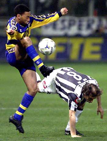 穆雷砍50+且投篮命中率超75%场次，后卫领域仅次于乔丹